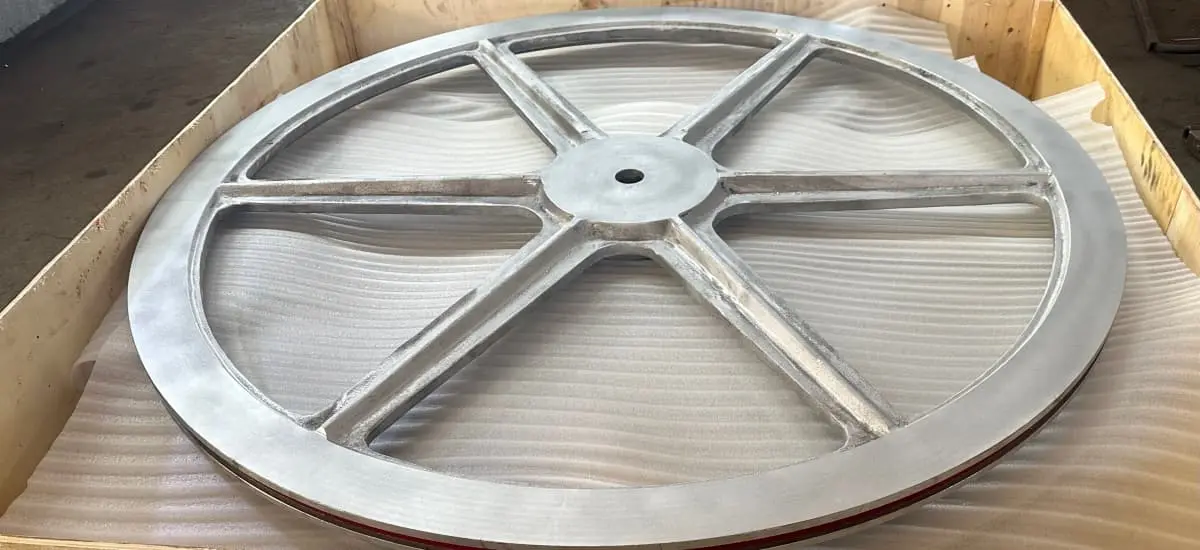 Diamond wire saw roller